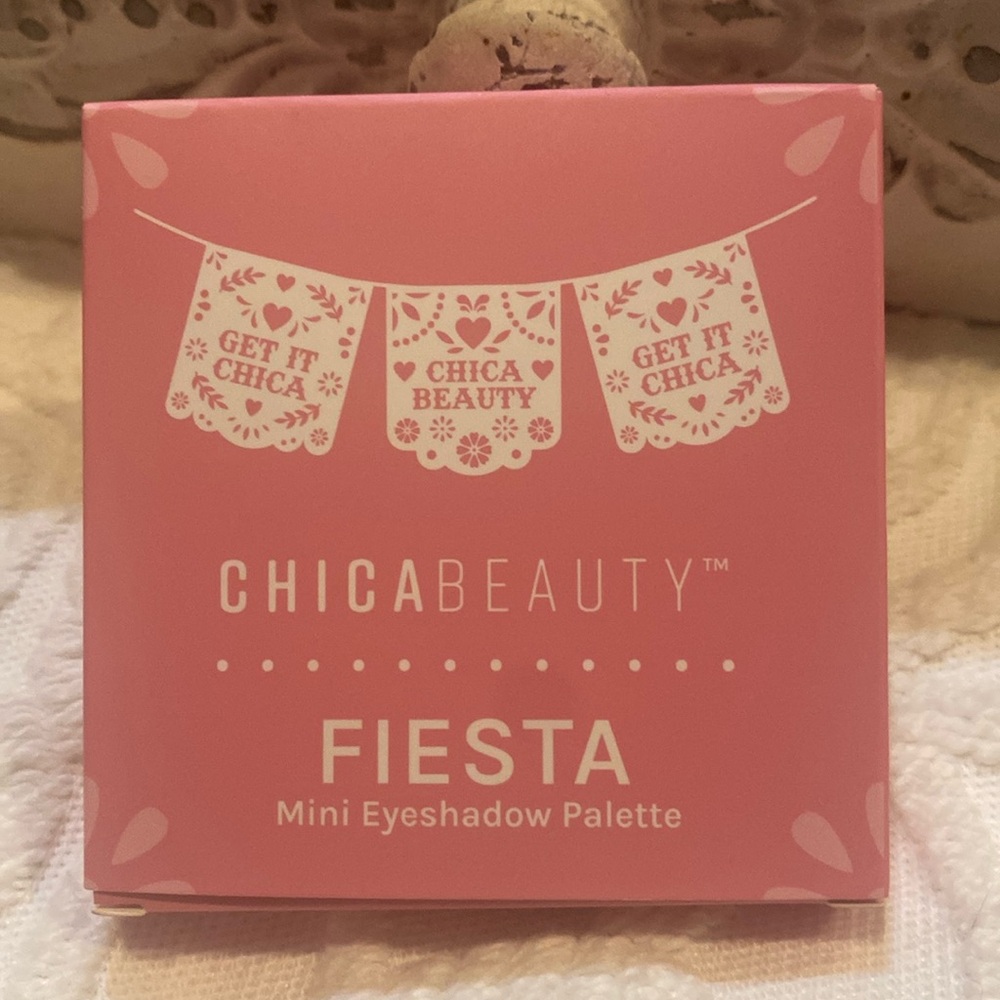 CHICA BEAUTY Mini Fiesta Eyeshadow Palette *Brand New in original package*